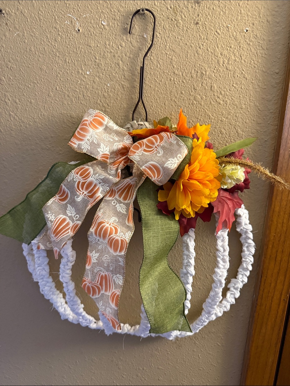Handmade Fall Pumpkin Wreath 🍂 - Picture 4 of 6